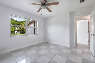 925 S Pine St, Lake Worth, FL 33460 - Photo 10