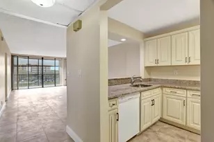 3 Royal Palm Way, Boca Raton, FL 33432 - Photo 4