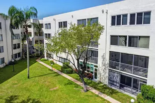 3186 Via Poinciana, Lake Worth, FL 33467 - Photo 10