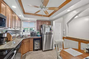 3186 Via Poinciana, Lake Worth, FL 33467 - Photo 20
