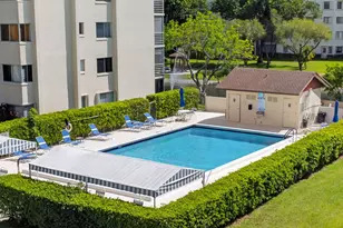 3186 Via Poinciana, Lake Worth, FL 33467 - Photo 12