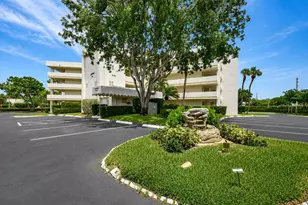 3186 Via Poinciana, Lake Worth, FL 33467 - Photo 2