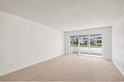 3186 Via Poinciana #114, Lake Worth, FL 33467 - Photo 10