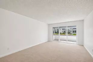 3186 Via Poinciana, Lake Worth, FL 33467 - Photo 10