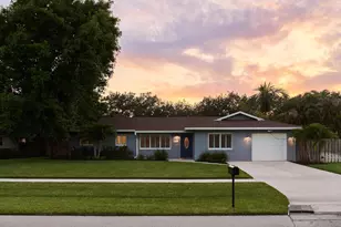 304 Circle W, Jupiter, FL 33458 - Photo 2