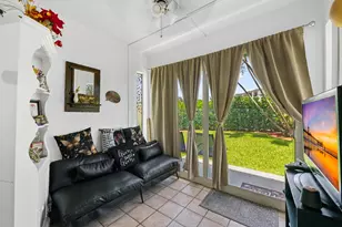 24 Colonial Club Dr, Boynton Beach, FL 33435 - Photo 16