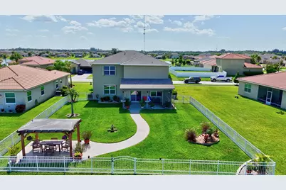 840 Gairloch Lane, Fort Pierce, FL 34947 - Photo 4