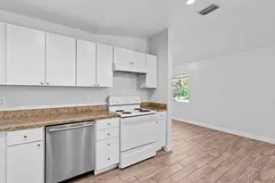 56 W 12th St, Riviera Beach, FL 33404 - Photo 10