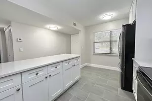 7681 Tahiti Ln, Lake Worth, FL 33467 - Photo 4