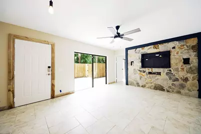 1700 Embassy Drive #Apt 402, West Palm Beach, FL 33401 - Photo 2