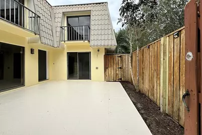 1700 Embassy Drive #Apt 402, West Palm Beach, FL 33401 - Photo 1