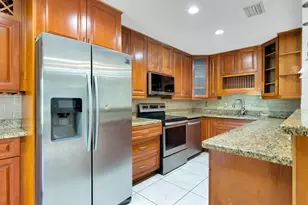 10723 NW 11th St, Pembroke Pines, FL 33026 - Photo 18