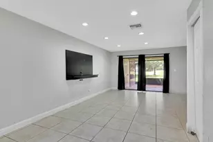10723 NW 11th St, Pembroke Pines, FL 33026 - Photo 12