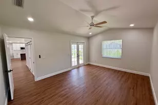 326 NW 47th Terrace, Deerfield Beach, FL 33442 - Photo 10