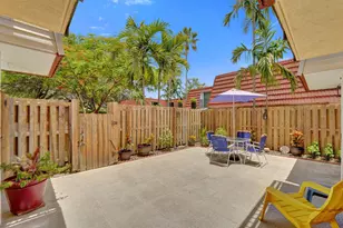 714 NW 98th Cir, Plantation, FL 33324 - Photo 2