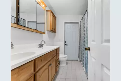 8880 NW 7th Street, Pembroke Pines, FL 33024 - Photo 24
