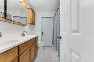 8880 NW 7th St, Pembroke Pines, FL 33024 - Photo 24