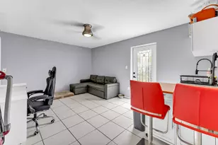 8880 NW 7th St, Pembroke Pines, FL 33024 - Photo 34