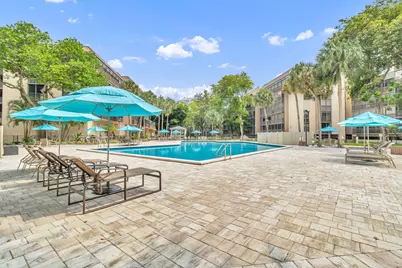 2806 N 46th Avenue #D334, Hollywood, FL 33021 - Photo 18