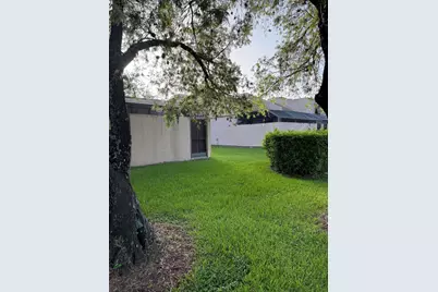 1041 NW 124th Avenue #1041, Pembroke Pines, FL 33026 - Photo 20
