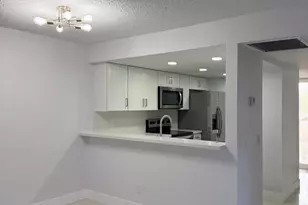 1041 NW 124th Ave, Pembroke Pines, FL 33026 - Photo 2