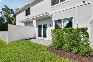 608 NE Waters Edge Ln, Port Saint Lucie, FL 34983 - Photo 36