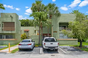 11099 NW 7th St, Miami, FL 33172 - Photo 6