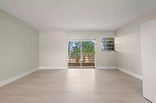 11099 NW 7th St, Miami, FL 33172 - Photo 10