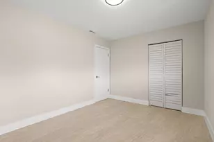 11099 NW 7th St, Miami, FL 33172 - Photo 22