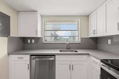 11099 NW 7th Street, Miami, FL 33172 - Photo 16