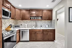 9256 Sabal Ridge Circle, Boca Raton, FL 33428 - Photo 4