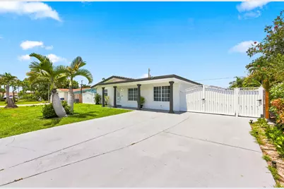 2649 Cedarcrest Road, West Palm Beach, FL 33415 - Photo 2