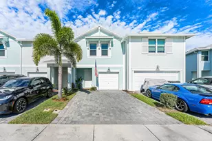 329 SE Halifax Ln, Stuart, FL 34994 - Photo 1