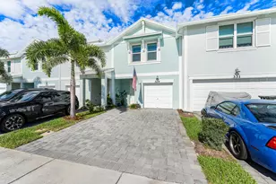 329 SE Halifax Ln, Stuart, FL 34994 - Photo 2