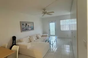 138 Markham G, Deerfield Beach, FL 33442 - Photo 2