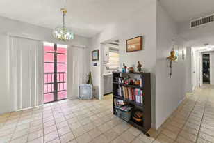 22 Golfs Edge D, West Palm Beach, FL 33417 - Photo 8