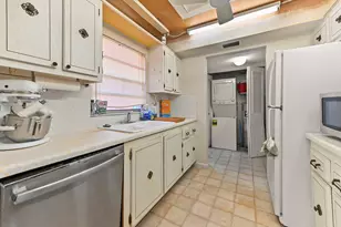 22 Golfs Edge D, West Palm Beach, FL 33417 - Photo 10