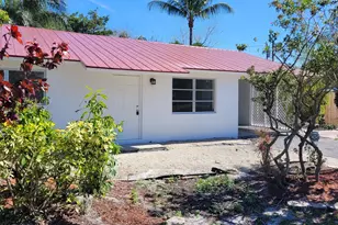 217 Reo Dr, Jupiter, FL 33458 - Photo 2
