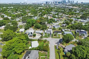 1313 NW 13th Ct, Fort Lauderdale, FL 33311 - Photo 4