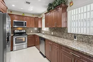 1313 NW 13th Ct, Fort Lauderdale, FL 33311 - Photo 14
