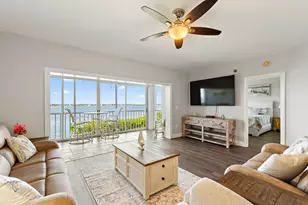 164 NE Edgewater Dr, Stuart, FL 34996 - Photo 2