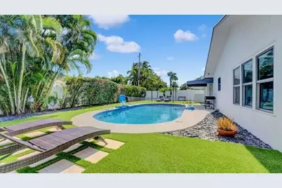 722 SW 28th Avenue, Boynton Beach, FL 33435 - Photo 2