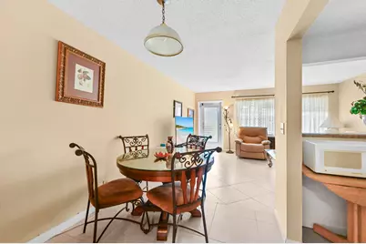 270 Norwich L, West Palm Beach, FL 33417 - Photo 2