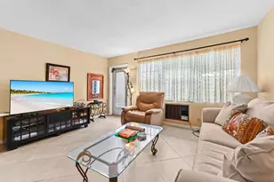 270 Norwich L, West Palm Beach, FL 33417 - Photo 4