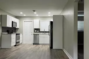 4250 NW 21st Ave, Oakland Park, FL 33309 - Photo 10
