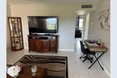 669 Burgundy N, Delray Beach, FL 33484 - Photo 4