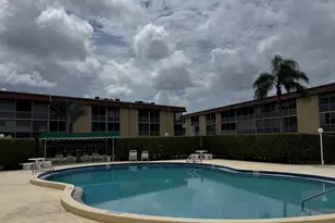 700 Village Green Ct, Palm Springs, FL 33461 - Photo 2