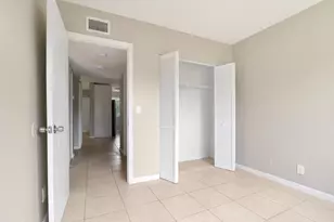 400 Nottingham Cir, Greenacres, FL 33463 - Photo 10