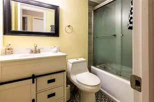 8973 Palm Tree Ln, Pembroke Pines, FL 33024 - Photo 16