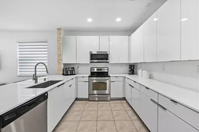 11491 NW 82nd Terrace NW, Doral, FL 33178 - Photo 8